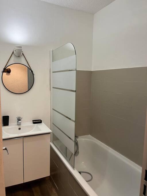 Appartement Moderne & Chaleureux Gréoux-les-Bains Екстериор снимка